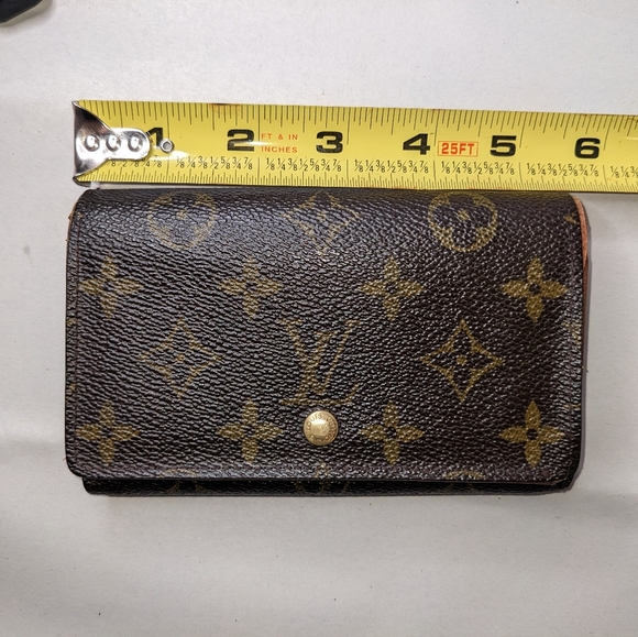 Authentic Louis Vuitton monogram tresor wallet - Picture 14 of 15